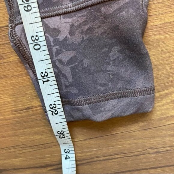 NWT Lululemon Hug Your Core SHR Tight 28” Size 2 - Picture 15 of 15